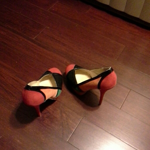 Shoes - Picture 2 of 3